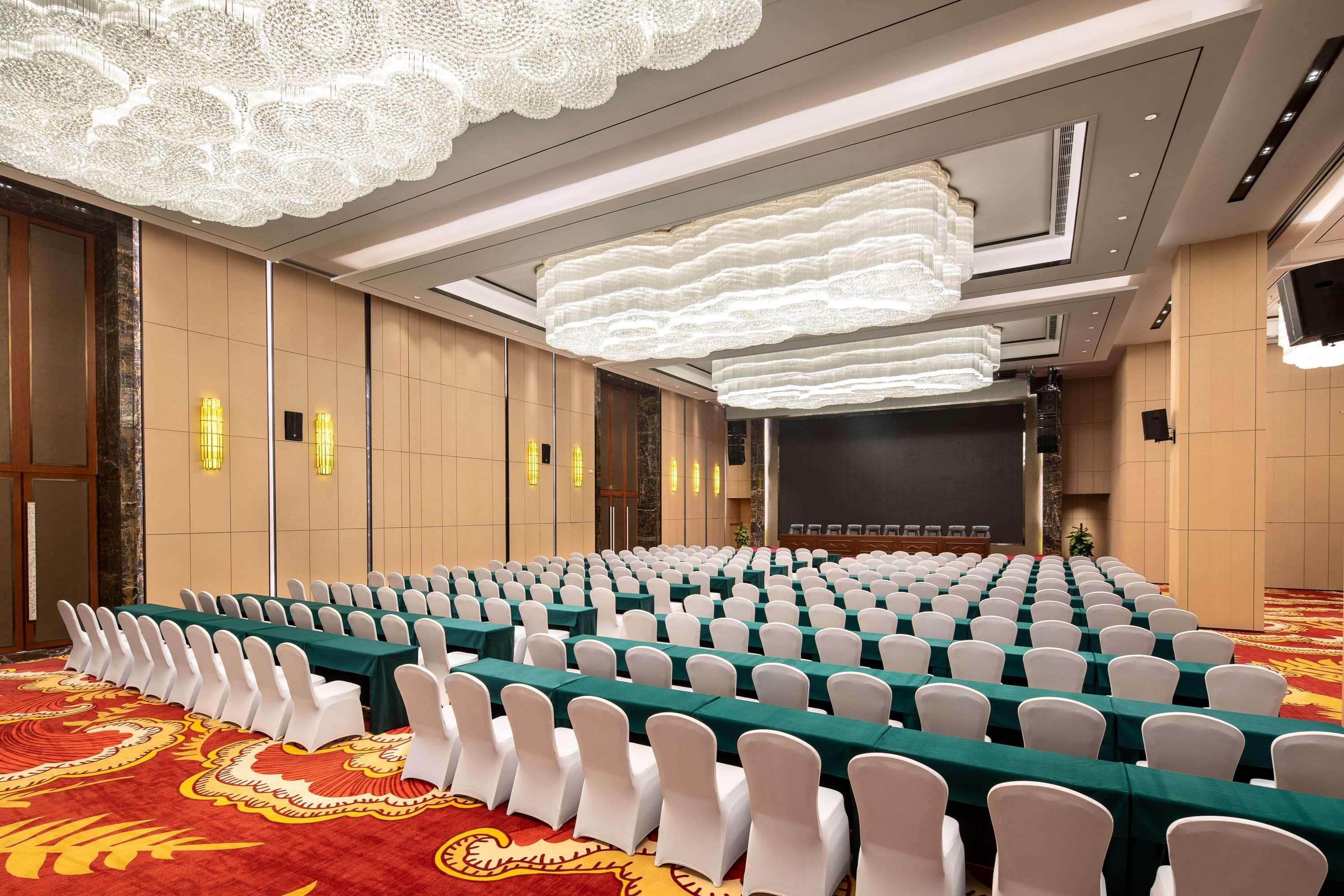 Hotel Ramada Wyndham Zhengzhou Xinzheng Xinzheng  Esterno foto