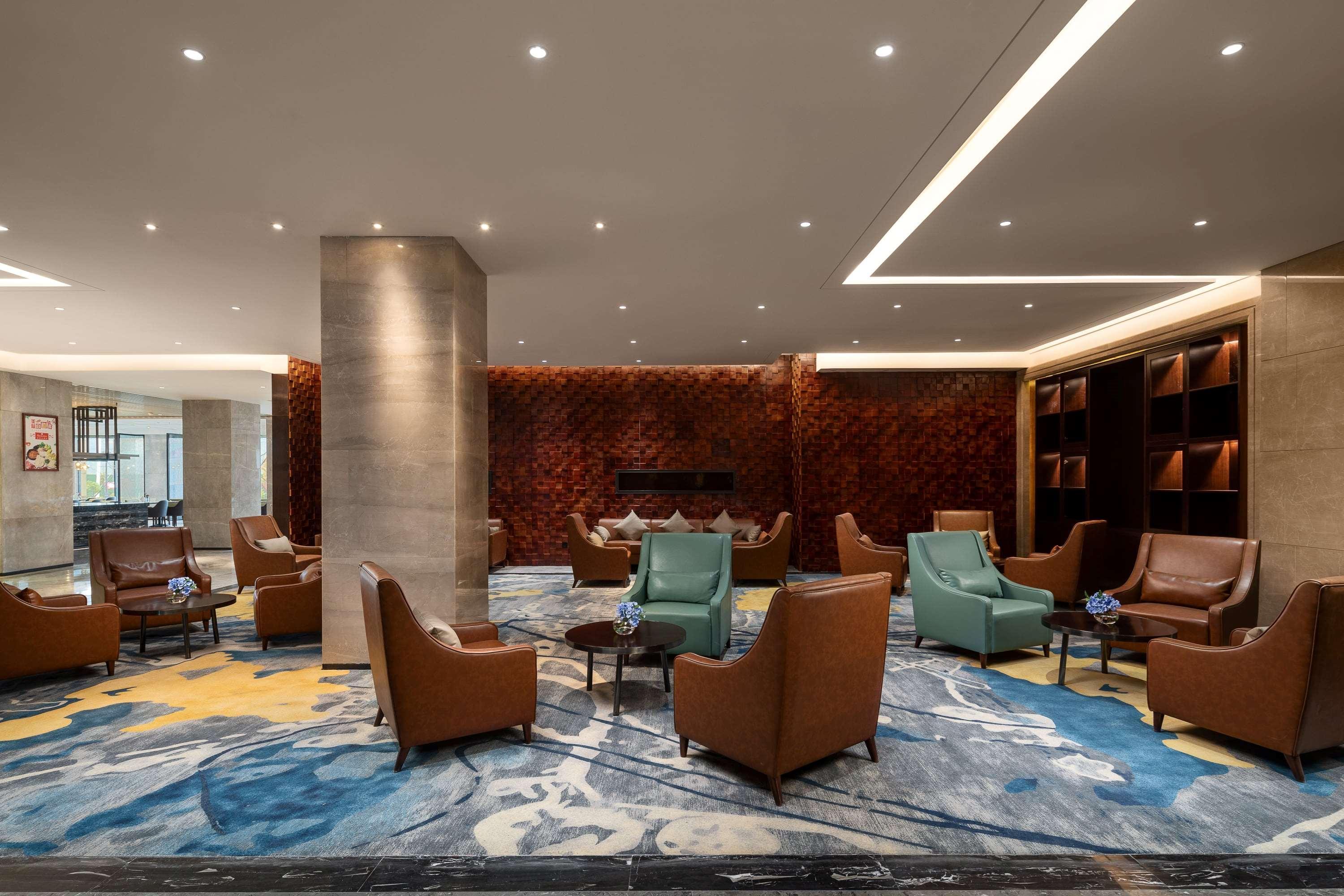 Hotel Ramada Wyndham Zhengzhou Xinzheng Xinzheng  Esterno foto