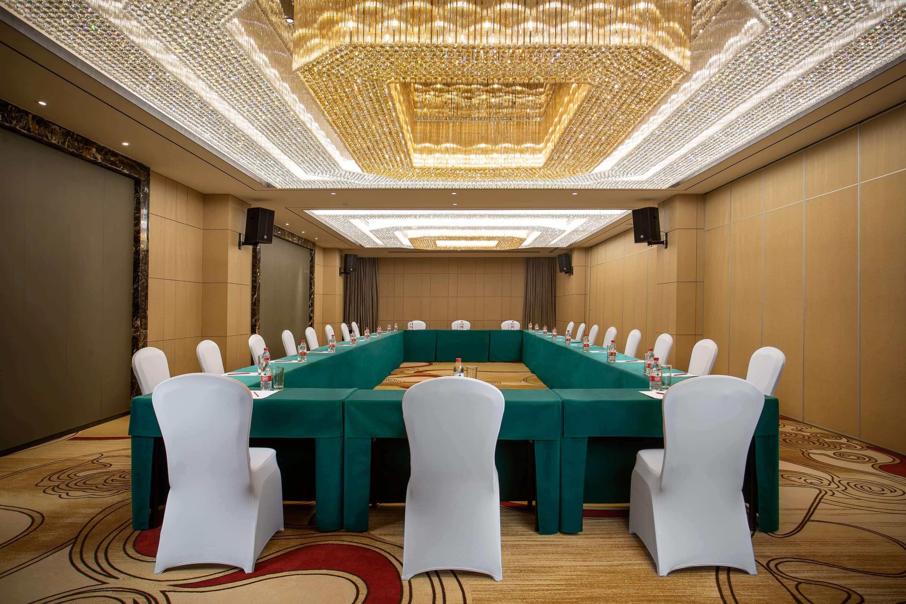 Hotel Ramada Wyndham Zhengzhou Xinzheng Xinzheng  Esterno foto
