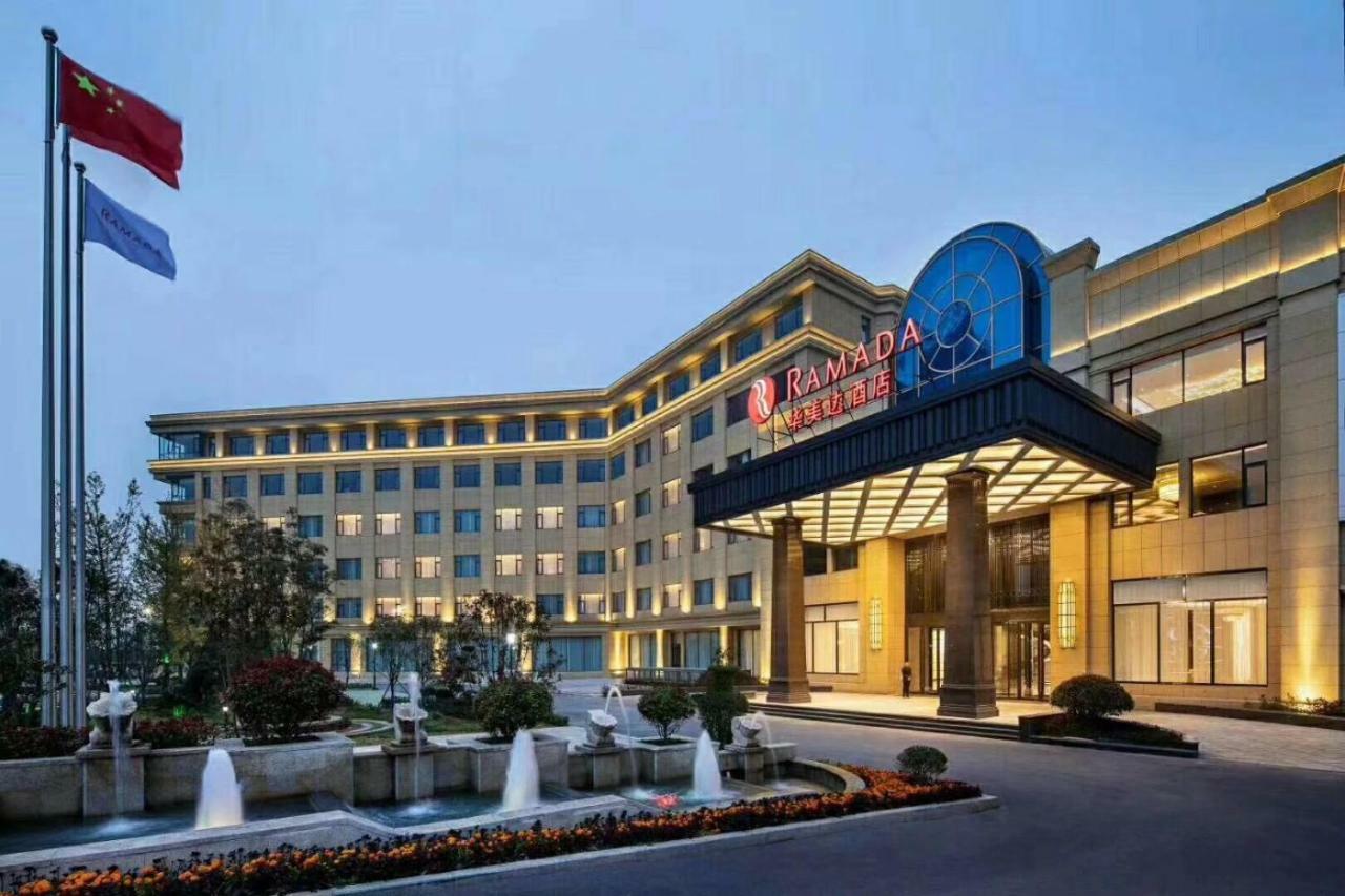 Hotel Ramada Wyndham Zhengzhou Xinzheng Xinzheng  Esterno foto